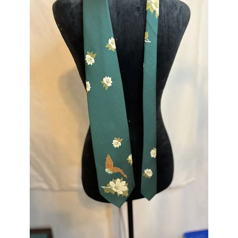 Beau Trammel Tie Vintage Gentry Flowers Butterfly Five Lines‎